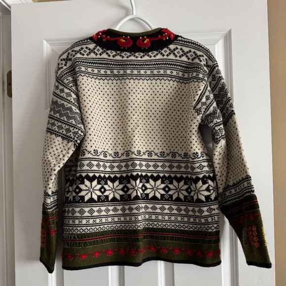 Nordic, Icelandic sweater. 100% wool. Heavy weight. Traditional closings. Size M - Picture 2 of 8